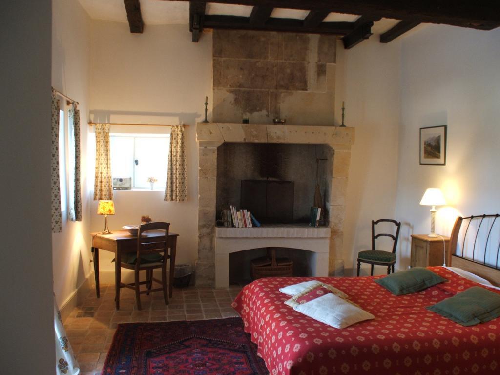Manoir De La Rousselliere Aparthotel Loches Luaran gambar