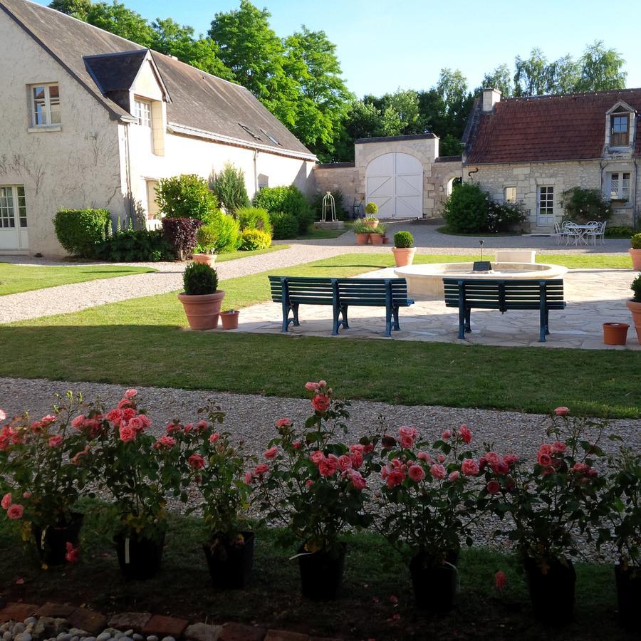 Manoir De La Rousselliere Aparthotel Loches Luaran gambar